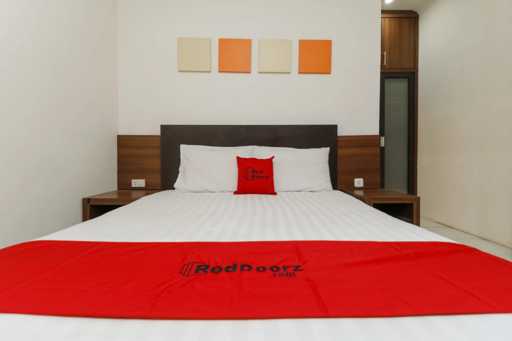 RedDoorz near Stadion Manahan Solo