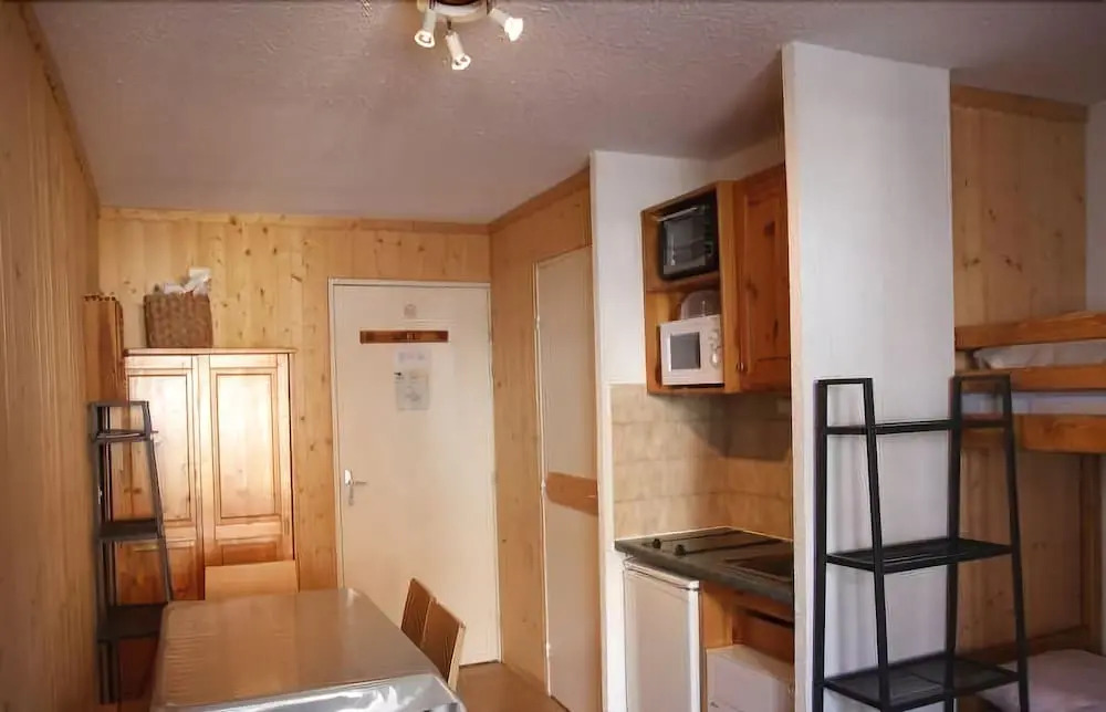 This studio of about 25m2 is quite, on the first floor Holiday home 1