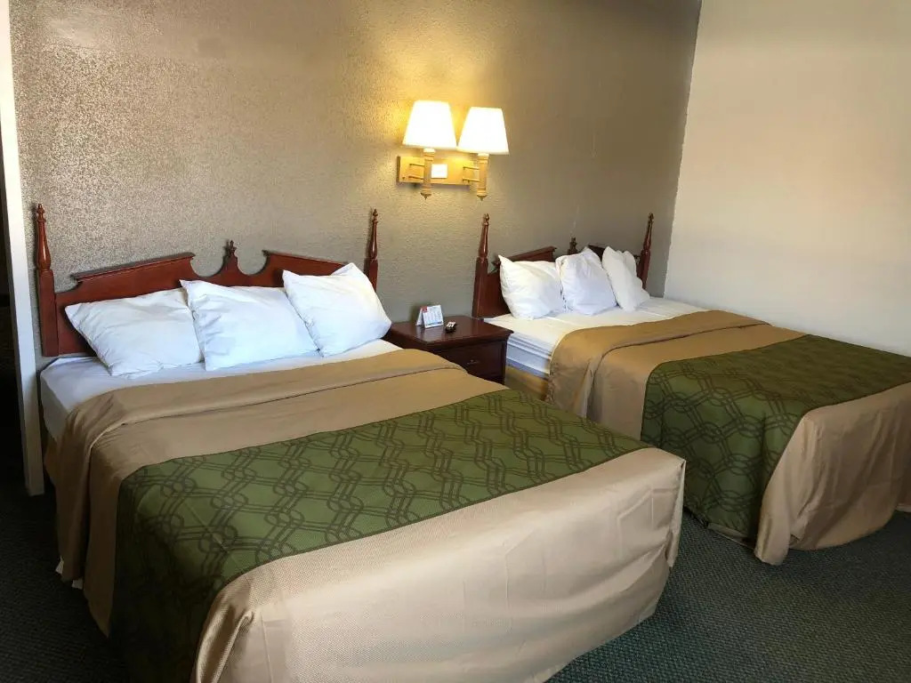 Posh Inn & Suites