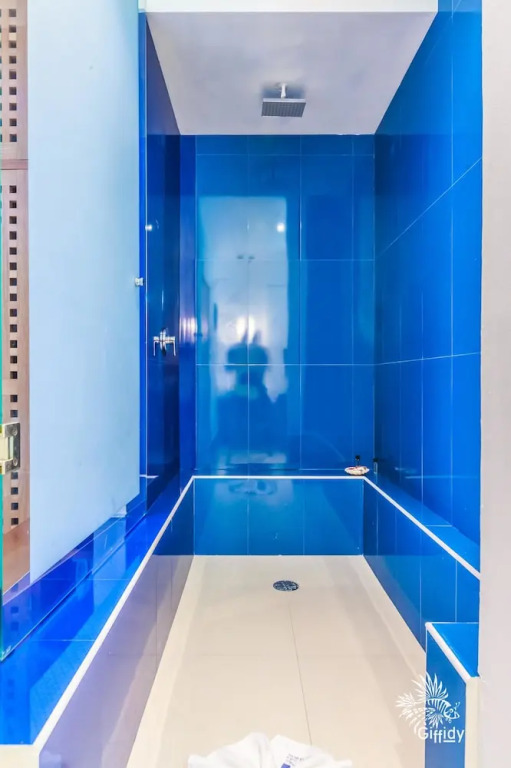 Deep Blue Condos - 302