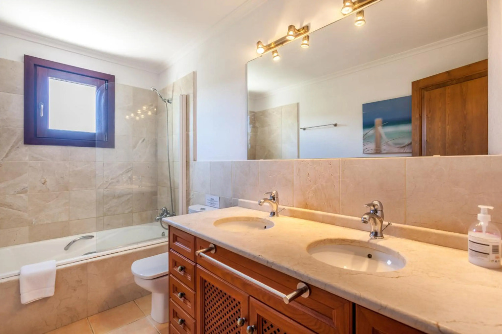 Villa Guillona by Sealand Villas