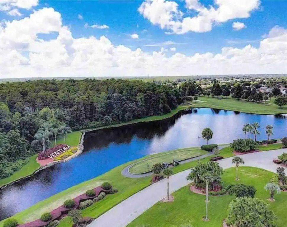 3608 Apartment with 3 swimming pools , Near Disney world.