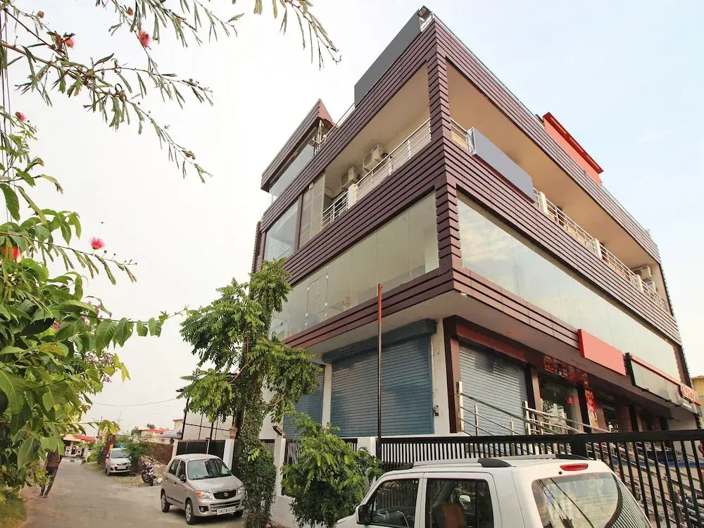 OYO 8982 Surya Residency