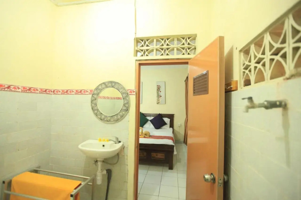 Liang House and Hostel