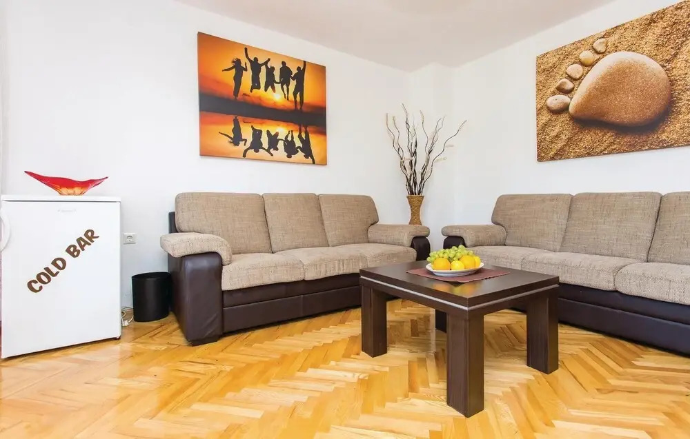 4 Bedroom Lovely Home In Malinska