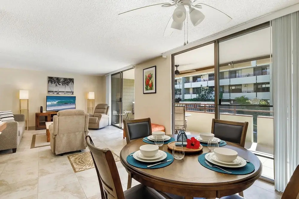 Honu Hale Minutes Away From the Beach!