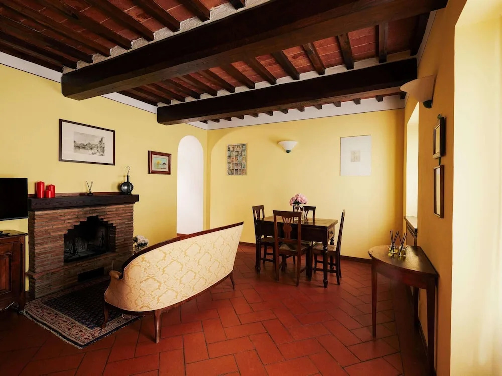 Beautiful Holiday Home With View Over Cortona in Beautiful Surroundings