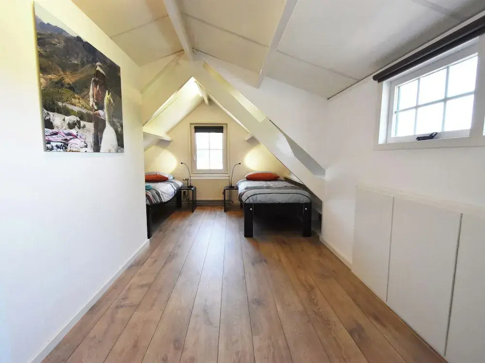 Luxury Holiday Home in Oostvoorne by the Lake