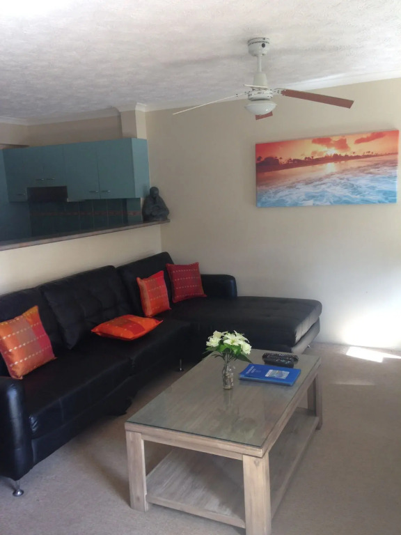 Sunsetcourt Budget holiday apartments surfers paradise