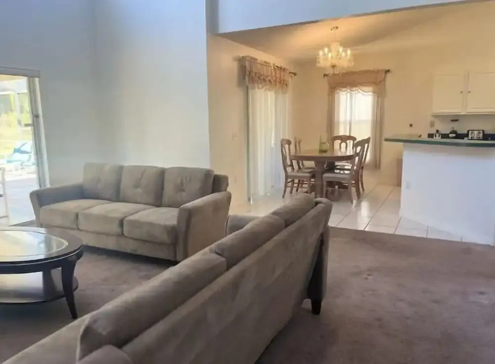 South Facing W/ Private Pool & Spa