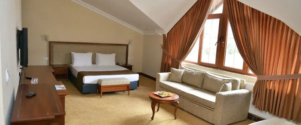 West Davraz Hotel