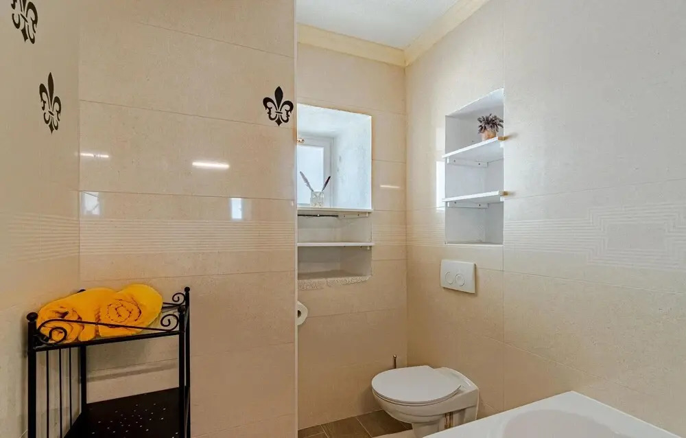 Two-Bedroom Holiday Home In Mokalo