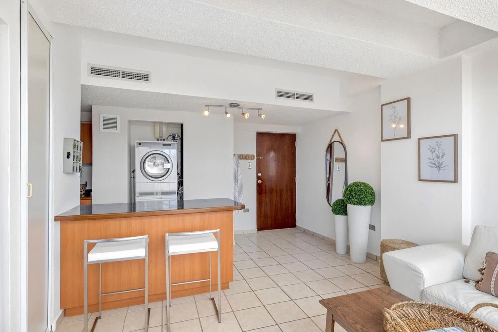 Las Brisas Flat 1 Bedroom Apartment Located Steps From Trendy Restaurants Bars