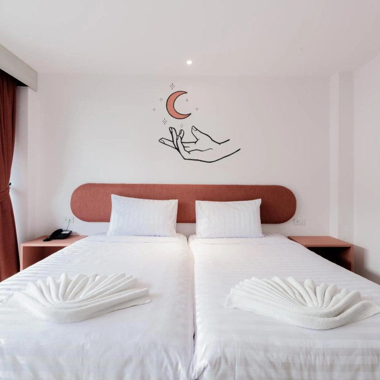 Moon Budget Hotel
