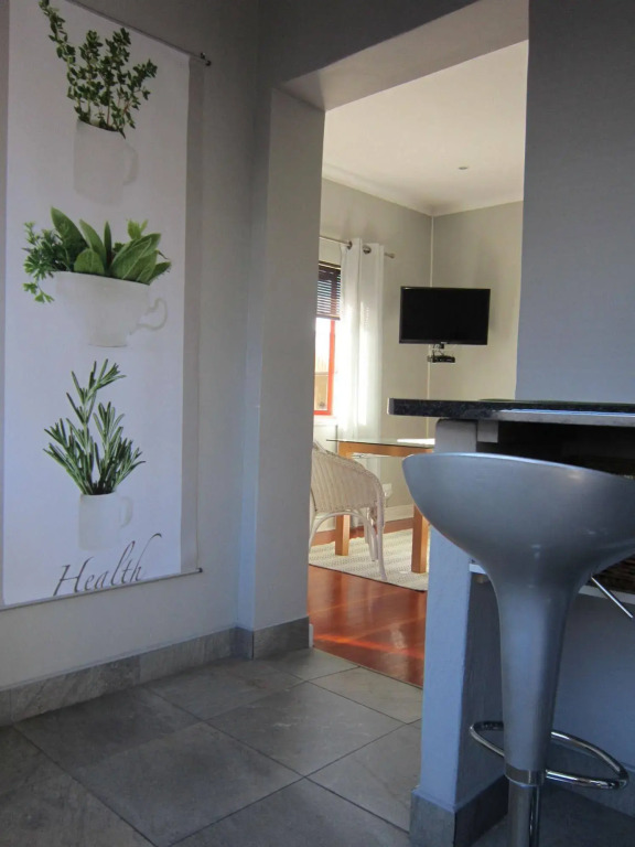 La Roche Guest House
