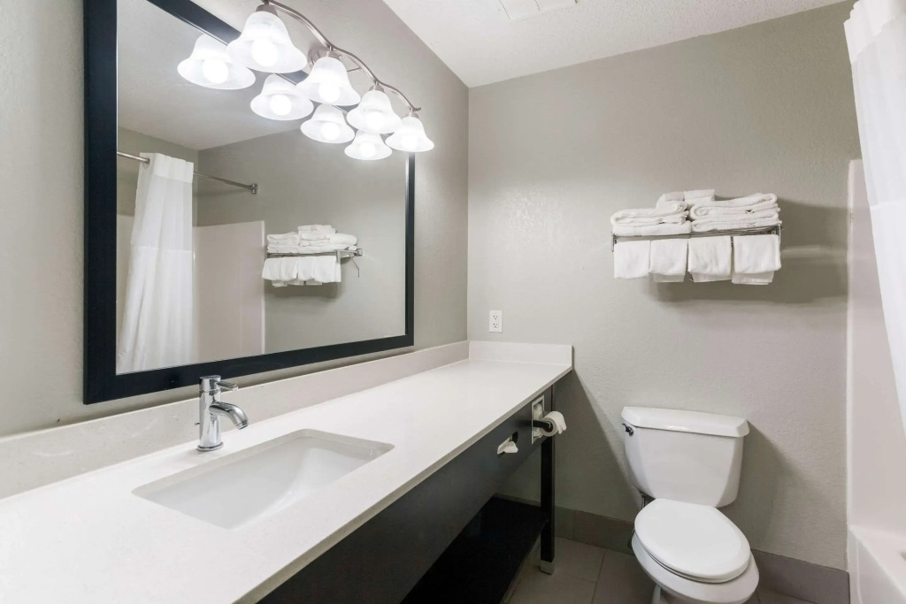Quality Inn & Suites Ferdinand