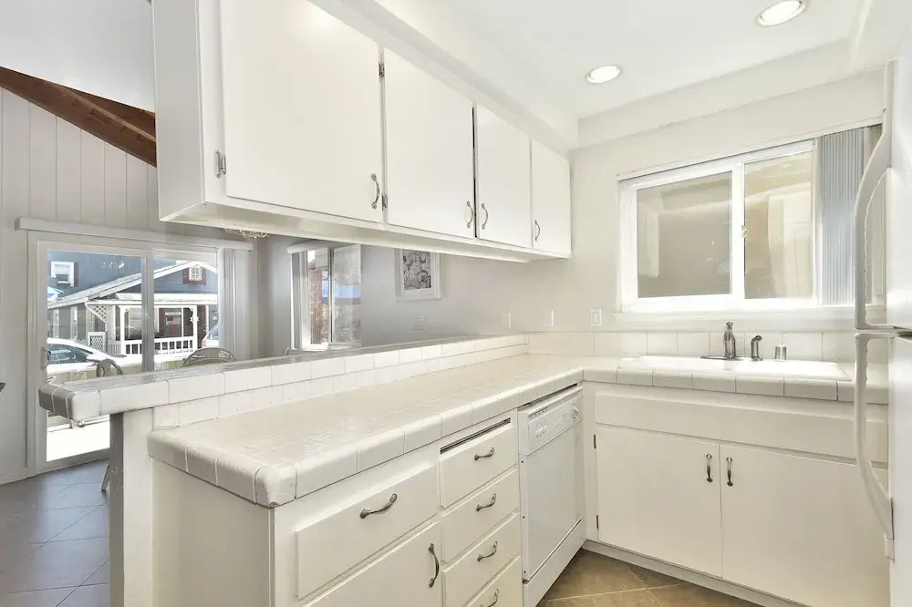 129 27th St Yipa 1 Bedroom Duplex