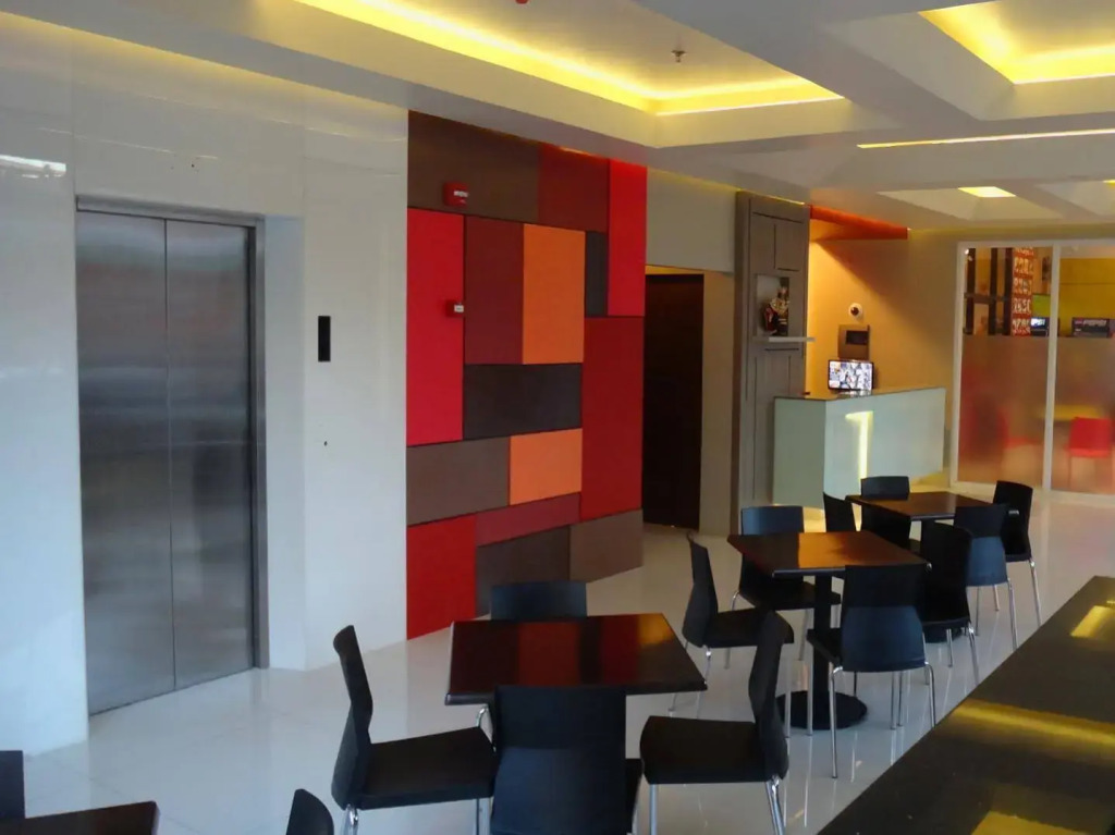 Adelfa Hotel