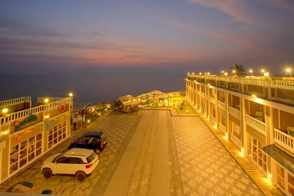 State Beach Resort & Spa