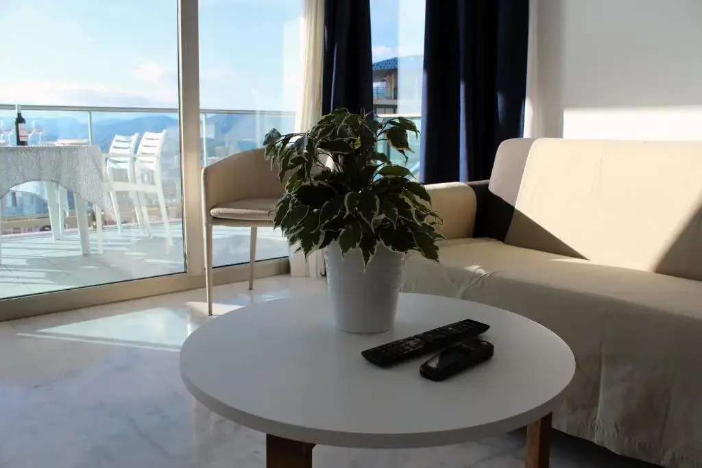 Stunning sea views from a 2-bedroom apartment on the 26th floor