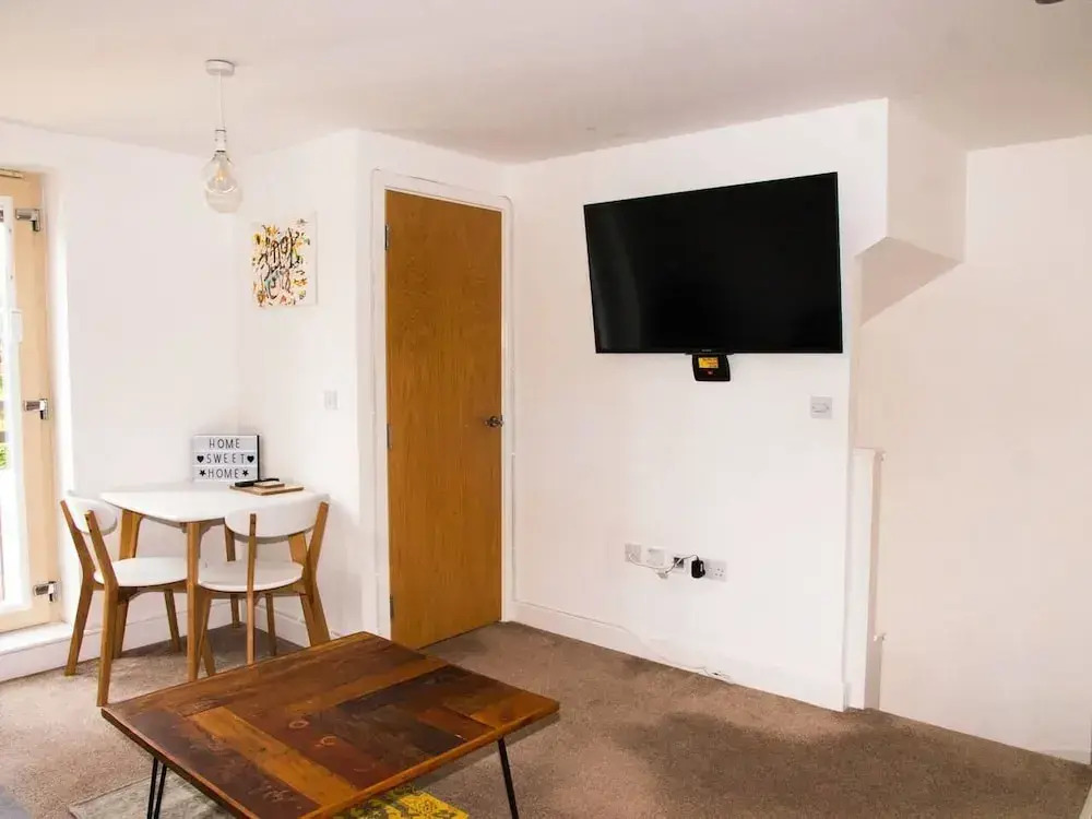 Impressive Urban Townhouse - Leeds City Centre