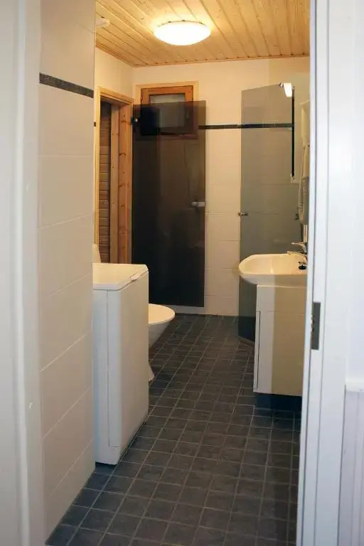 Tervakosken Tervaniemi hirsimökki & oma sauna