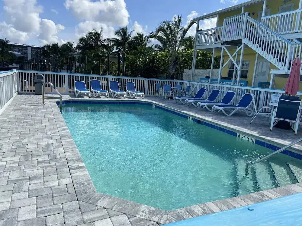 Holiday Court 17 - Sea Shell