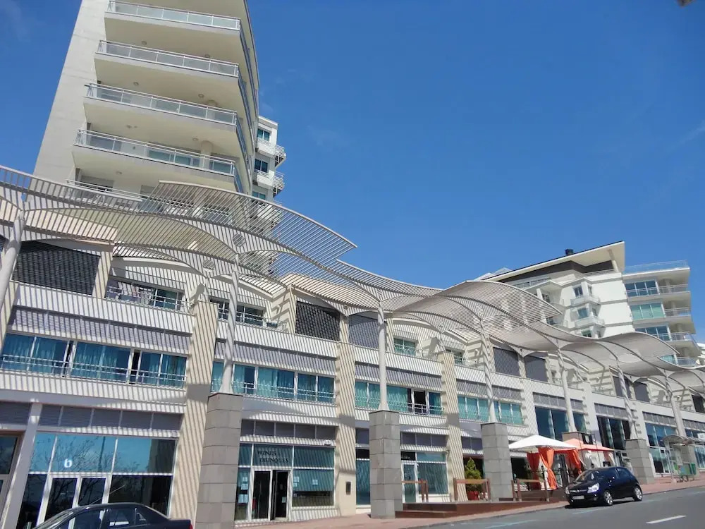 Oceanside Terrace Apartment by Holiday Rental Management