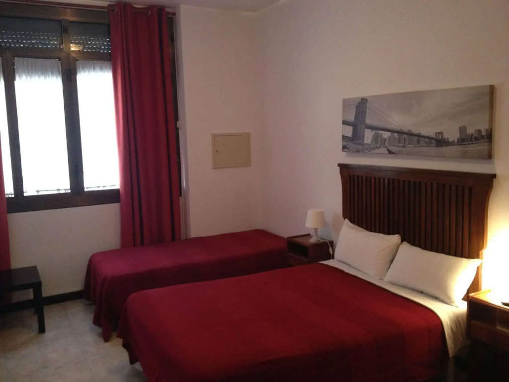 Hostal Absolut Stay