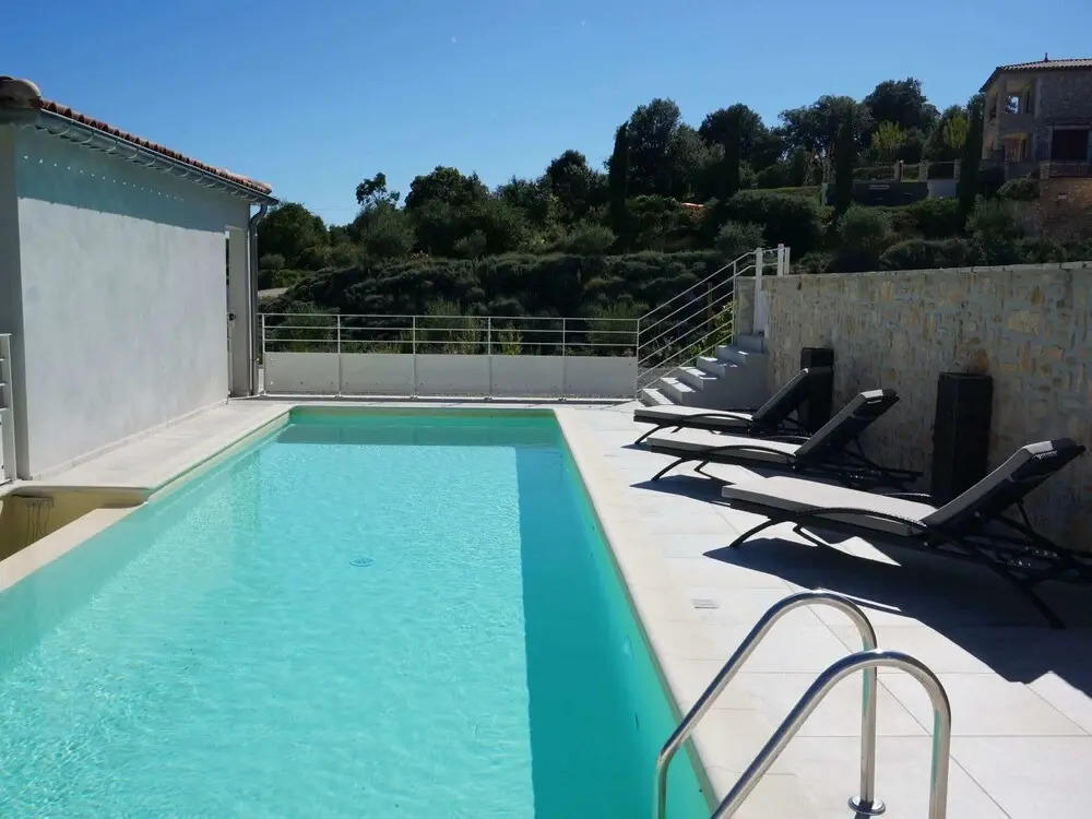 Magnificent Villa in Saint-ambroix With Private Pool
