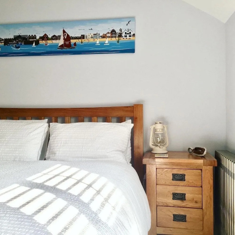 The Seaview Snug