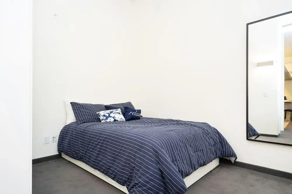 Premium 2BD Loft DT Prking Rooftop Patio BBQ Gym