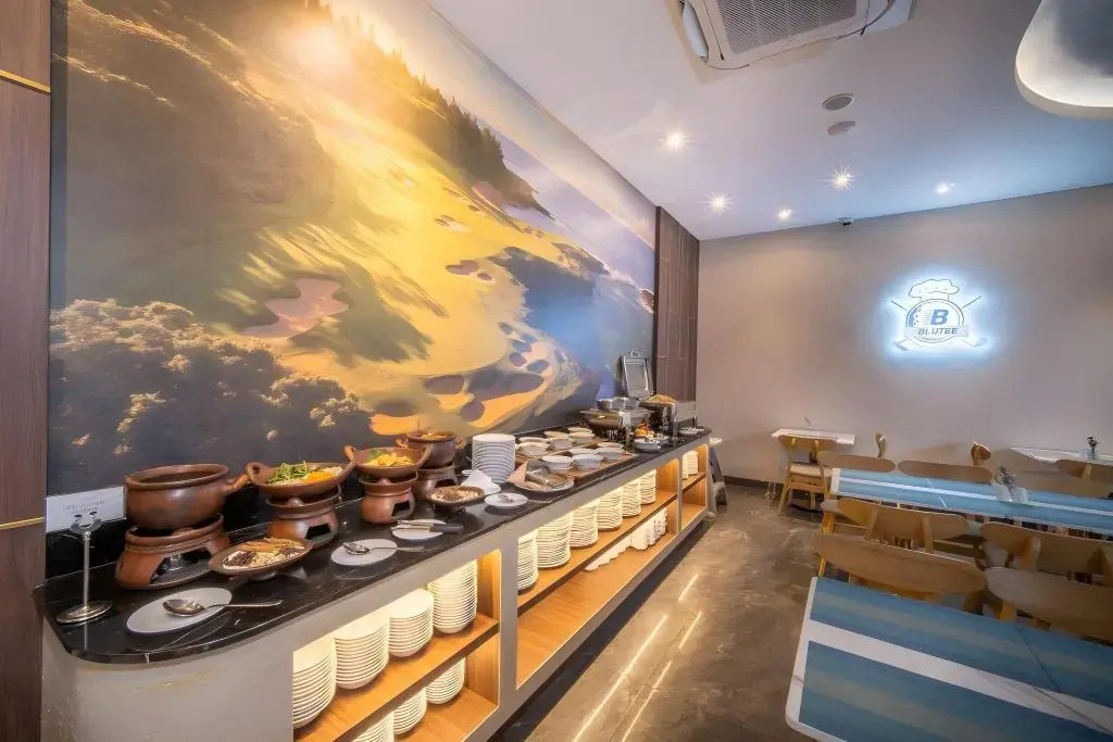 Cozy Stay Studio Room at Altuz Seturan Yogyakarta Apartment By Travelio