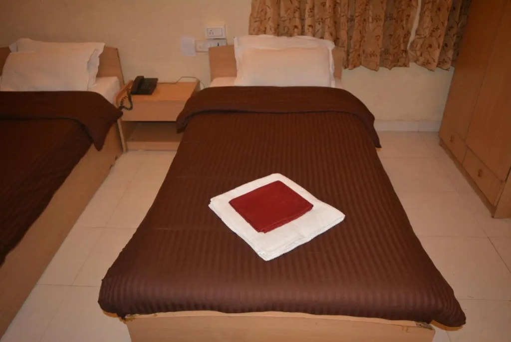 Hotel Poonam
