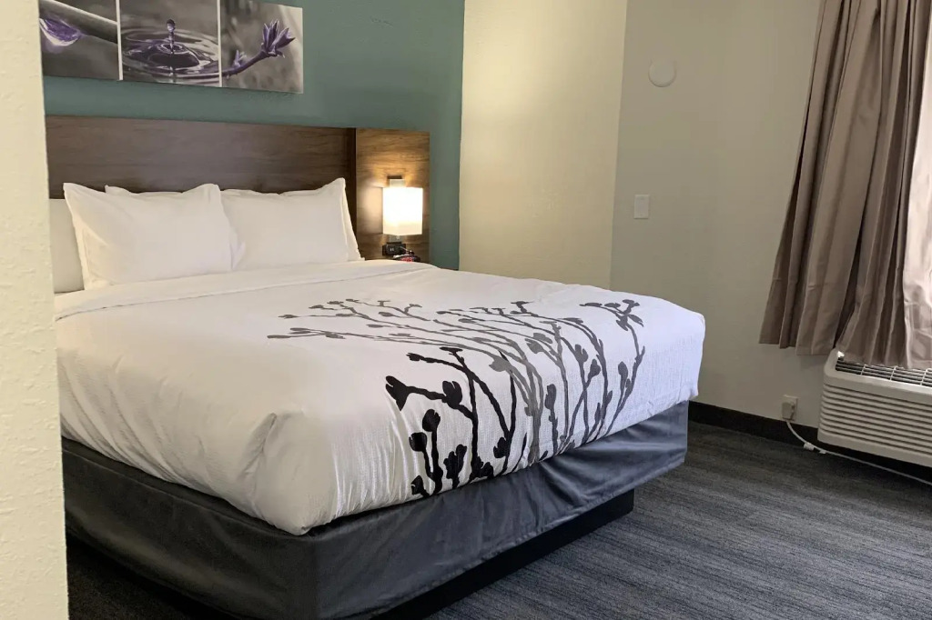 Sleep Inn & Suites California MD