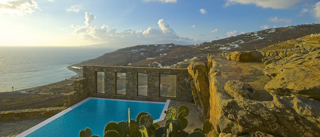 White Rock Suites & Villas