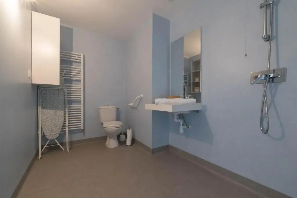 THEO - Appartement proche gare,WIFI,arrivée 24 24