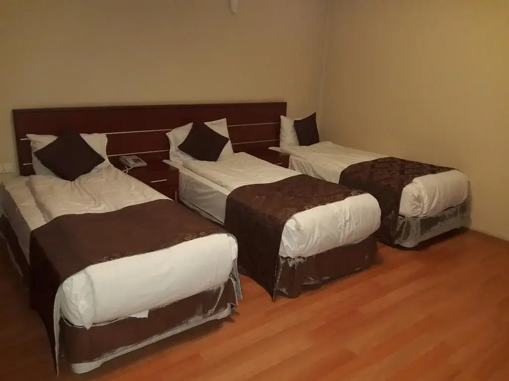 Siyav Otel