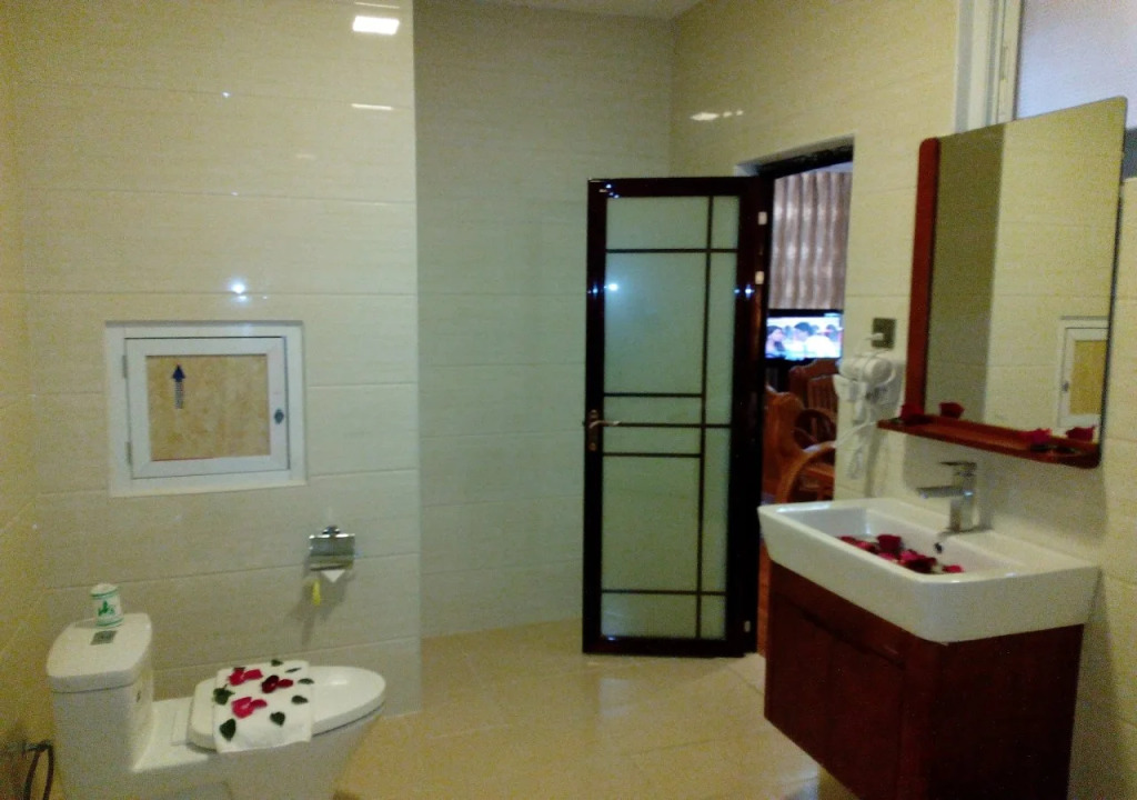Two Elephants Hotel