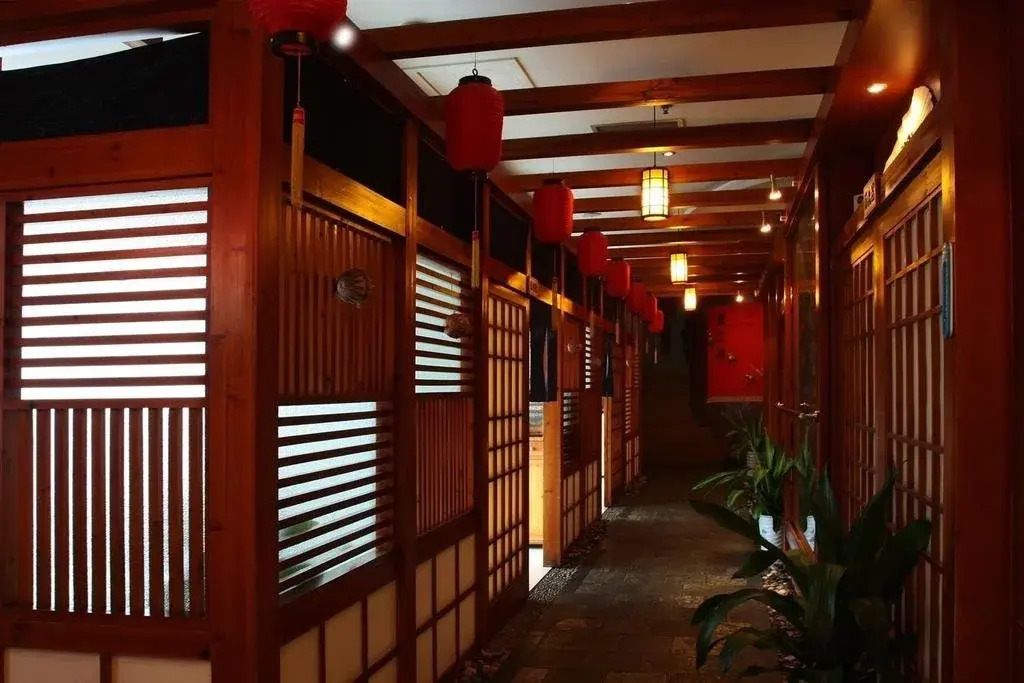 Shandong International Hotel (Jinan Quancheng Square Daming Lake Branch)