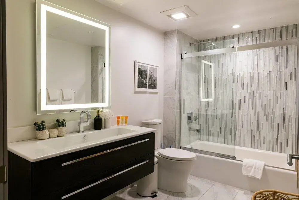Amazing Spacious 2-Bd / 2-Bath Apartment In Dtla