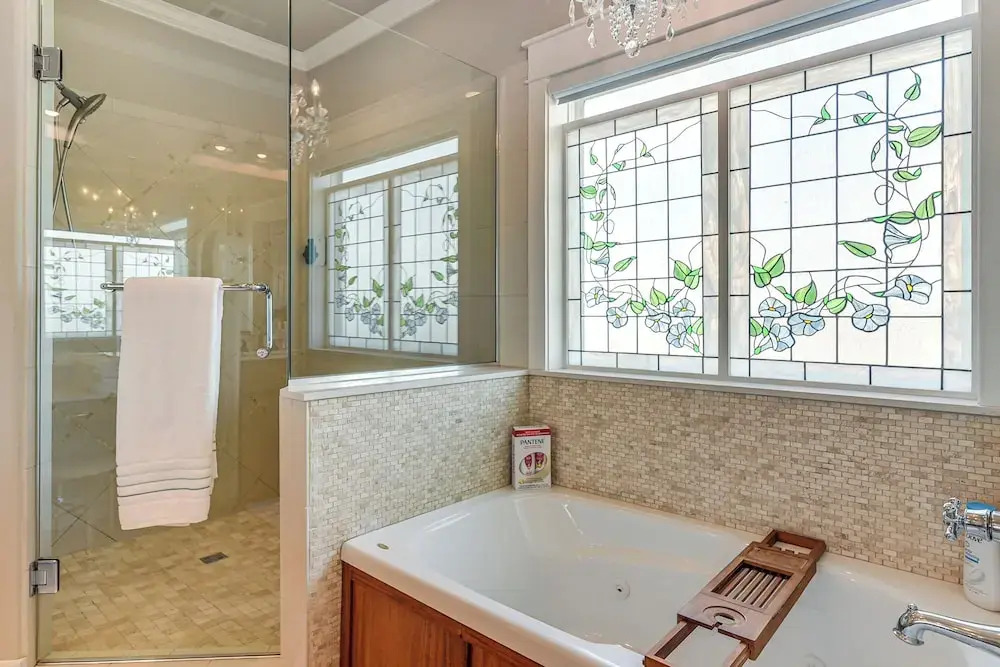 2 Blocks to Shore: Crystal Beach House w/ Yard!