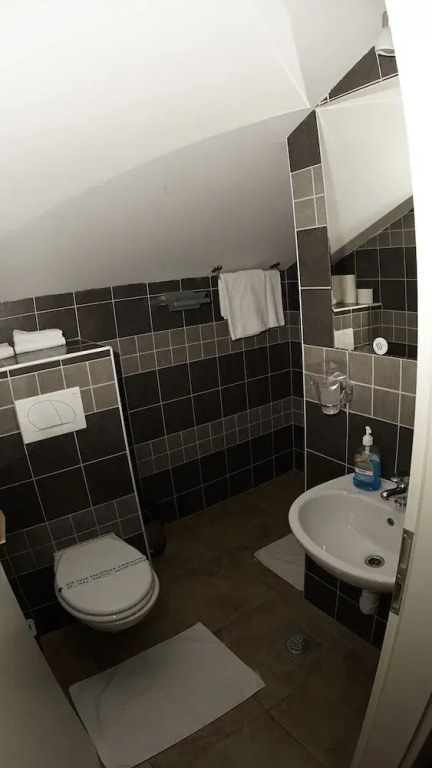 Inviting Apartment 14 Sleeps 3 Guests