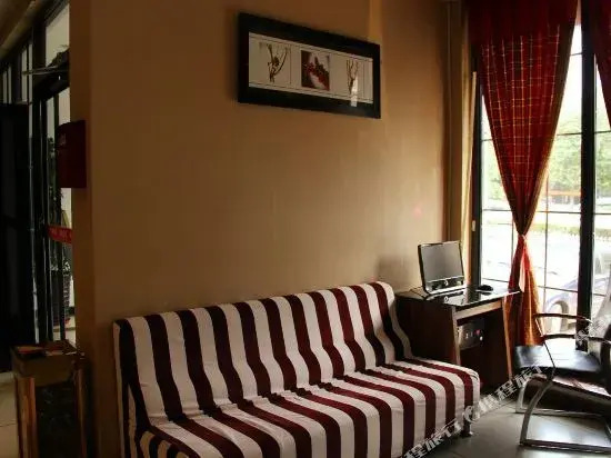 Golden Orange Hotel