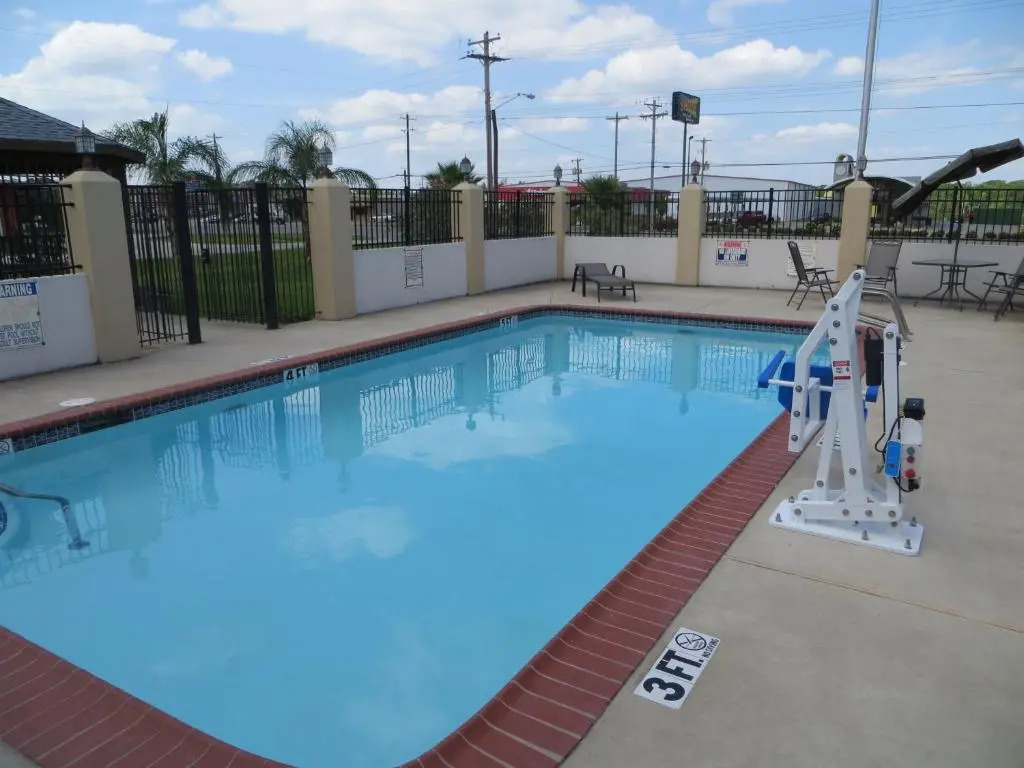 Executive Inn & Suites West Columbia