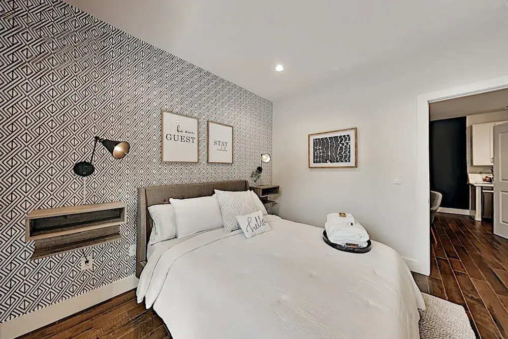 610ux311 1 Bedroom Condo