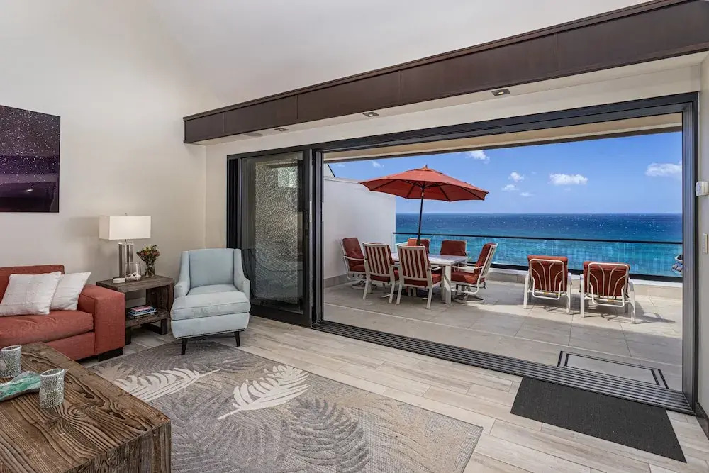Puu Poa 407 2 Bedroom Condo by RedAwning