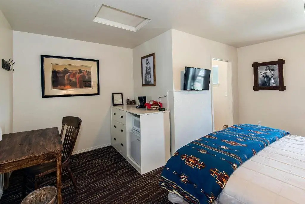 Virginia City Inn