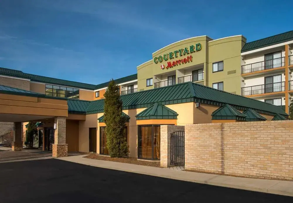Courtyard Cleveland Beachwood