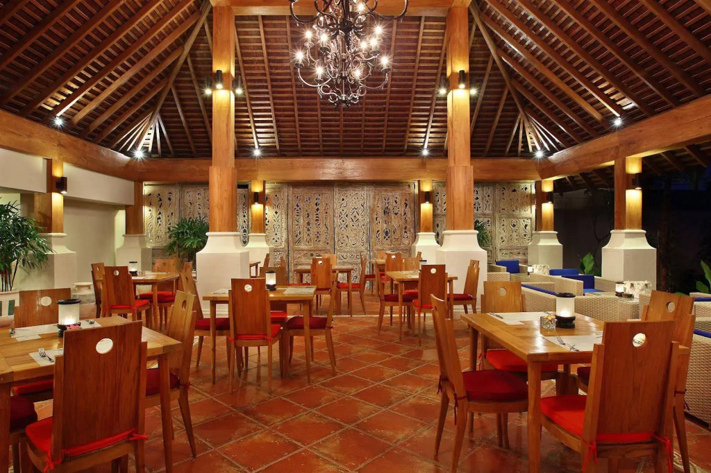 Villa Kayu Raja